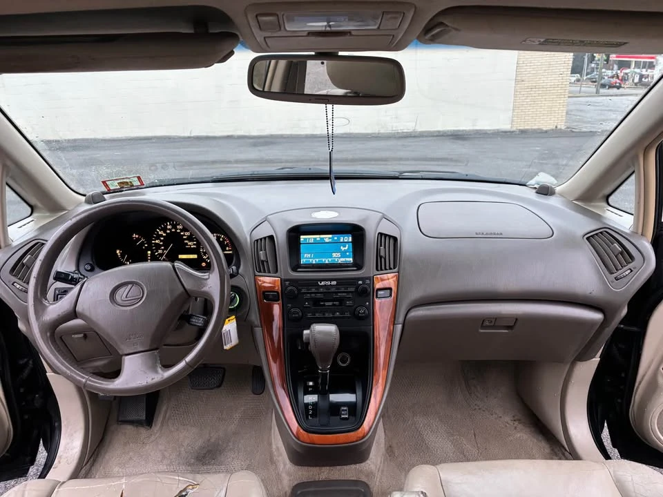2000 Lexus RX 1st Gen - Image 12 of 13