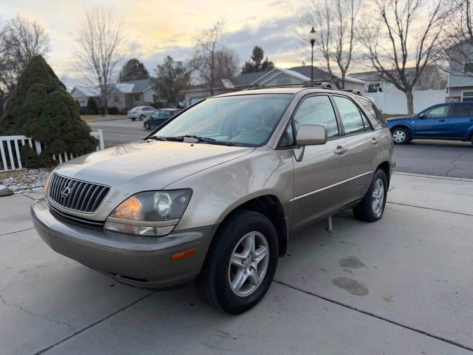 2000 Lexus RX 1st Gen - Image 2 of 12