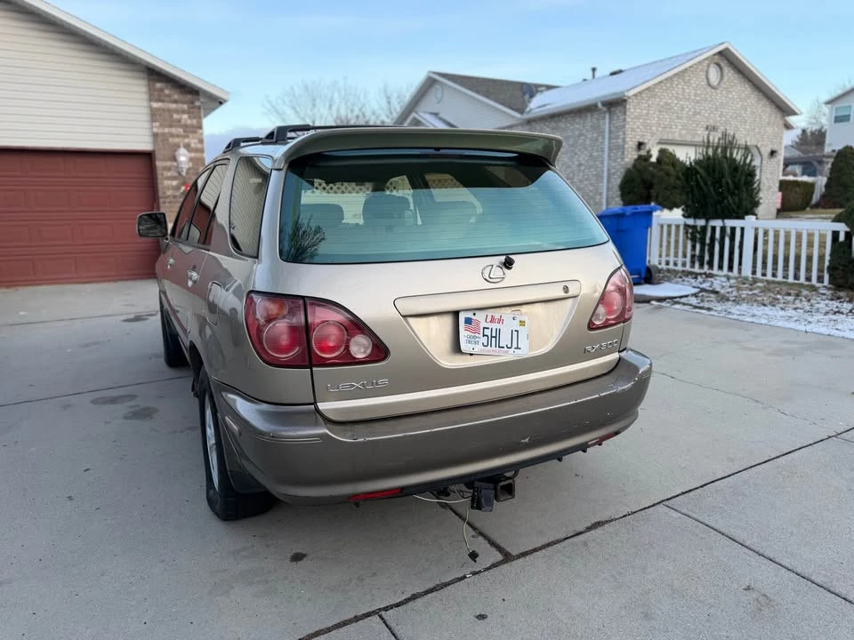 2000 Lexus RX 1st Gen - Image 3 of 12