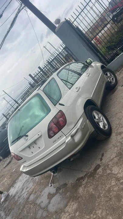 2000 Lexus RX 1st Gen - Image 11 of 11