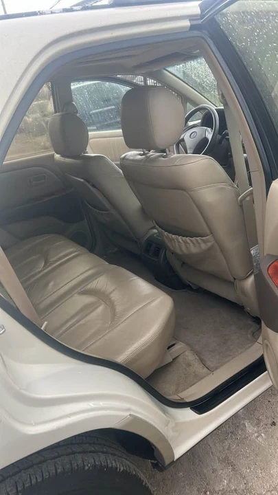 2000 Lexus RX 1st Gen - Image 7 of 11