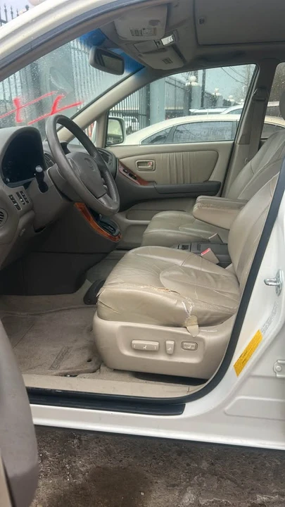 2000 Lexus RX 1st Gen - Image 8 of 11