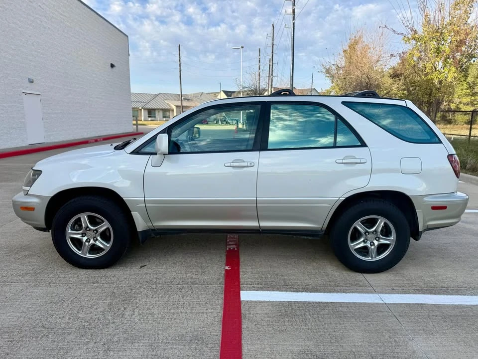 2000 Lexus RX 1st Gen - Image 4 of 16