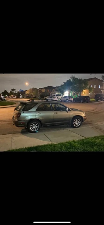 2000 Lexus RX 1st Gen - Image 3 of 4