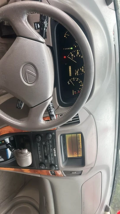 2000 Lexus RX 1st Gen - Image 6 of 11