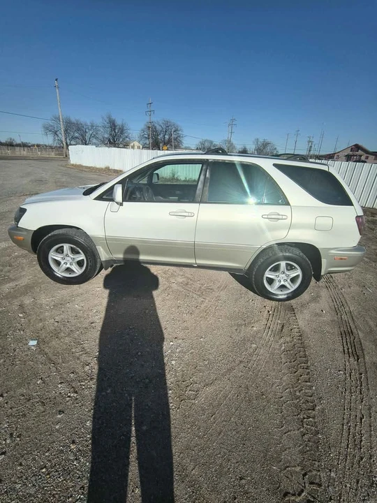2000 Lexus RX 1st Gen - Image 5 of 15