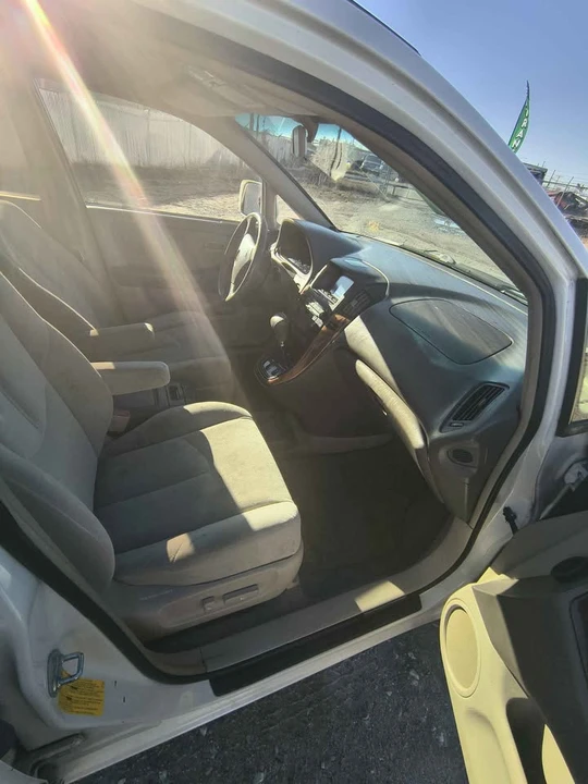 2000 Lexus RX 1st Gen - Image 7 of 15