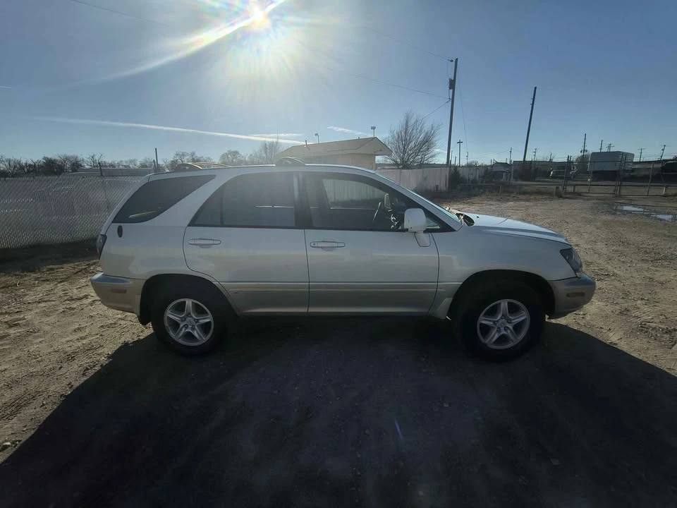 2000 Lexus RX 1st Gen - Image 3 of 15