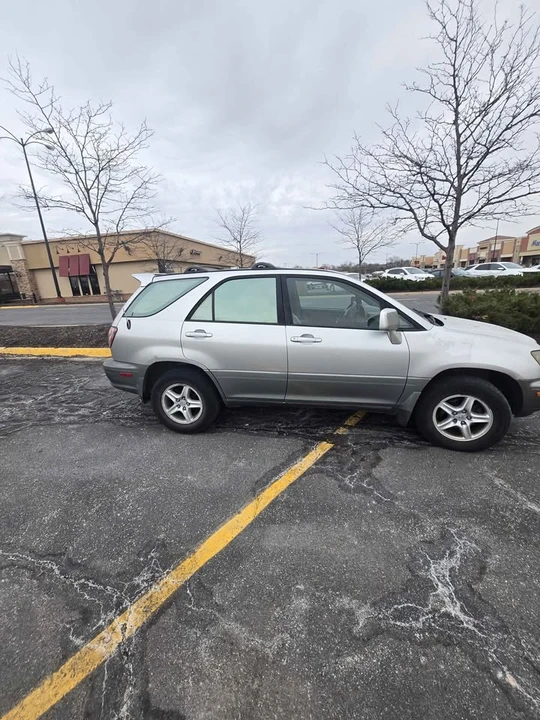 2000 Lexus RX 1st Gen - Image 3 of 5