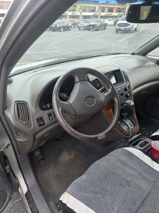 2000 Lexus RX 1st Gen - Image 2 of 5