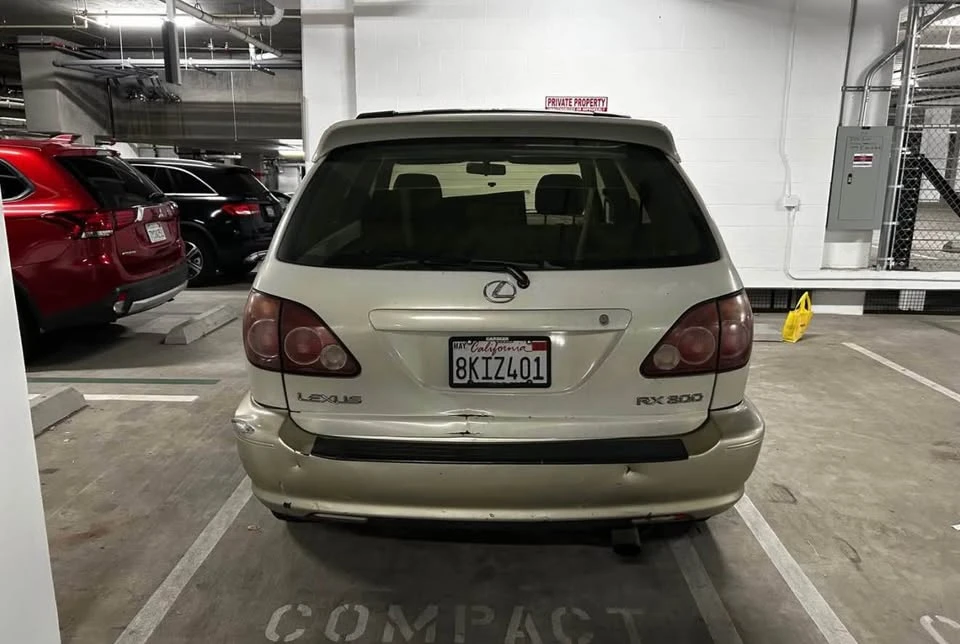 2000 Lexus RX 1st Gen - Image 5 of 10