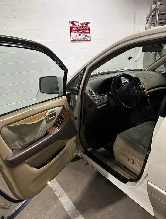 2000 Lexus RX 1st Gen - Image 6 of 10
