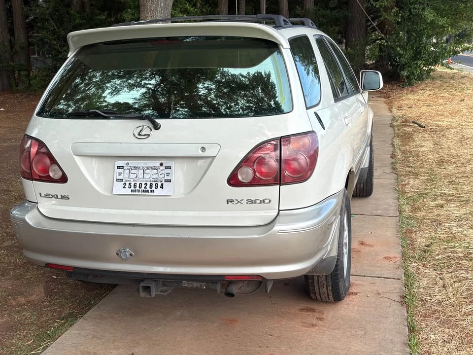 2000 Lexus RX 1st Gen - Image 6 of 9