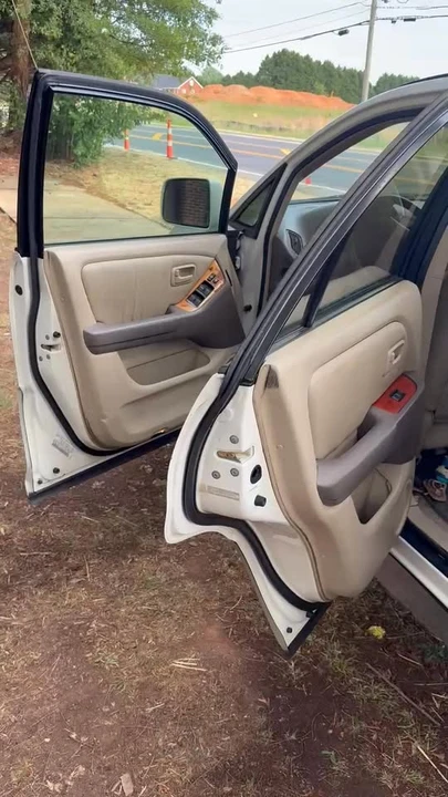 2000 Lexus RX 1st Gen - Image 9 of 9