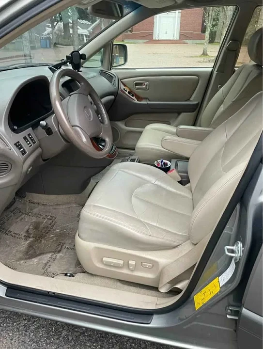 2000 Lexus RX 1st Gen - Image 6 of 14
