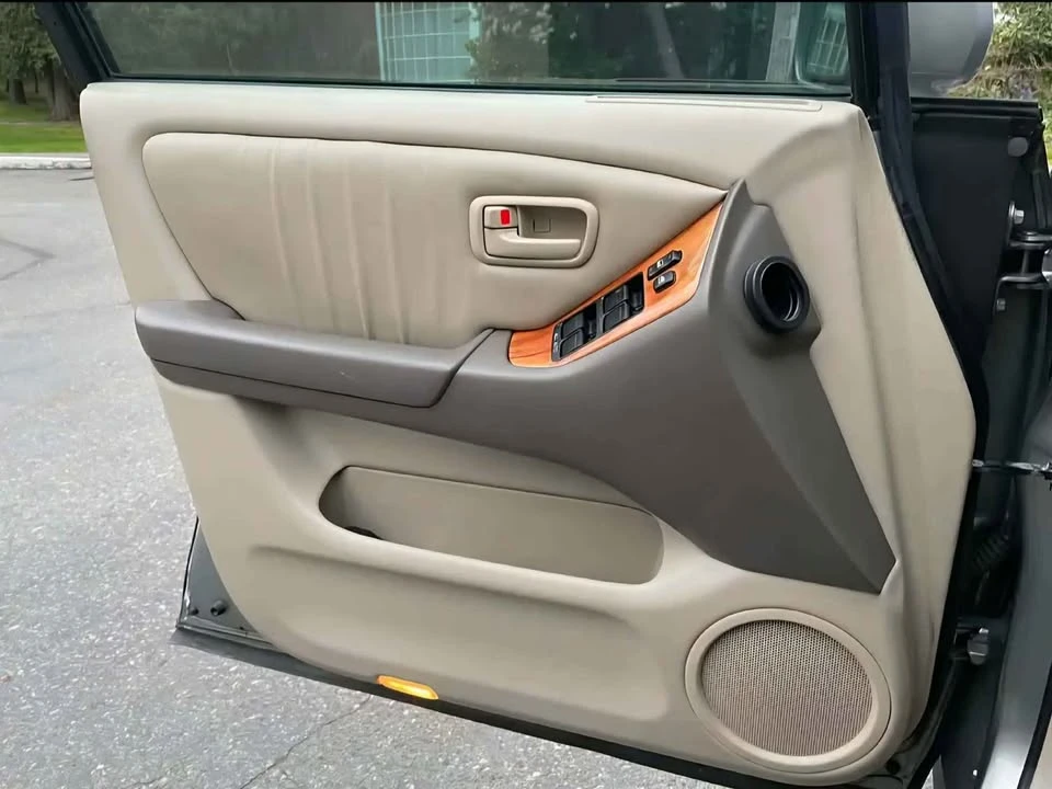 2000 Lexus RX 1st Gen - Image 9 of 14