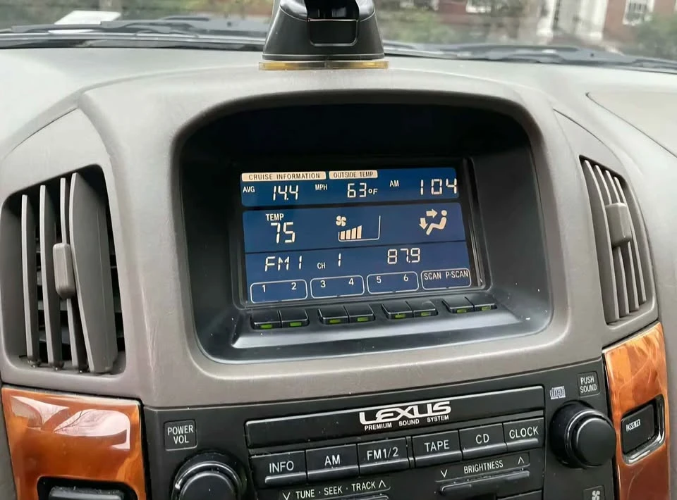 2000 Lexus RX 1st Gen - Image 12 of 14