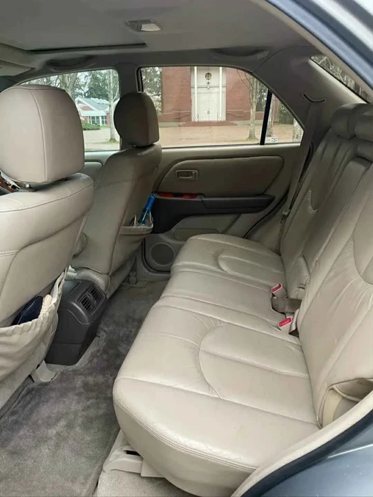 2000 Lexus RX 1st Gen - Image 8 of 14