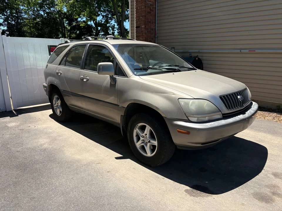 2000 Lexus RX 1st Gen - Image 2 of 15