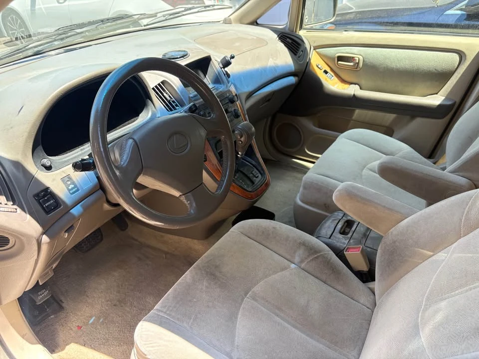 2000 Lexus RX 1st Gen - Image 7 of 15