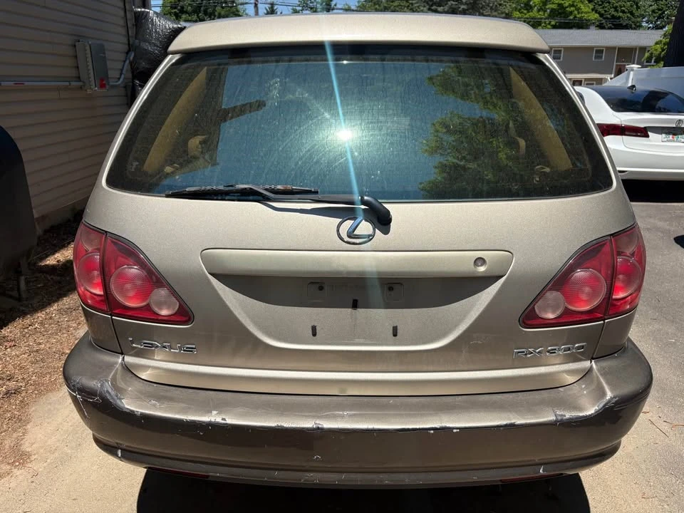 2000 Lexus RX 1st Gen - Image 6 of 15