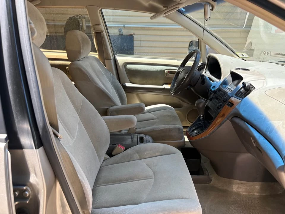 2000 Lexus RX 1st Gen - Image 13 of 15