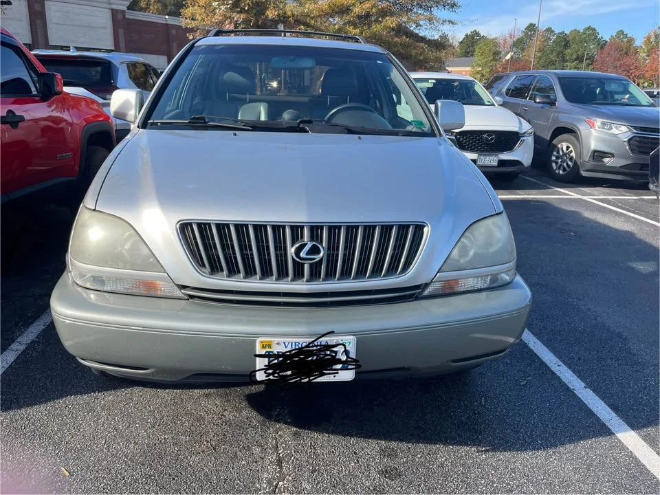 2000 Lexus RX 1st Gen - Image 2 of 6