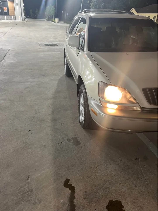2000 Lexus RX 1st Gen - Image 3 of 7