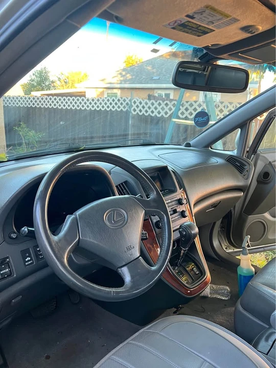 2000 Lexus RX 1st Gen - Image 4 of 8