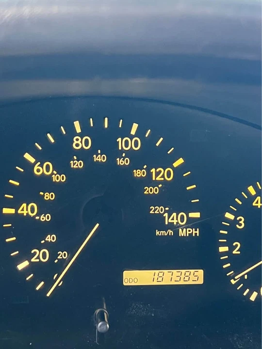 2000 Lexus RX 1st Gen - Image 7 of 8