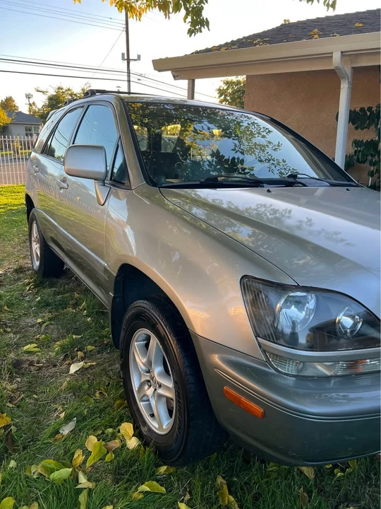 2000 Lexus RX 1st Gen - Image 3 of 8