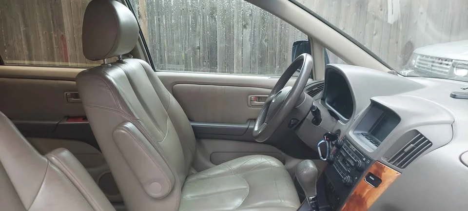 2000 Lexus RX 1st Gen - Image 5 of 7