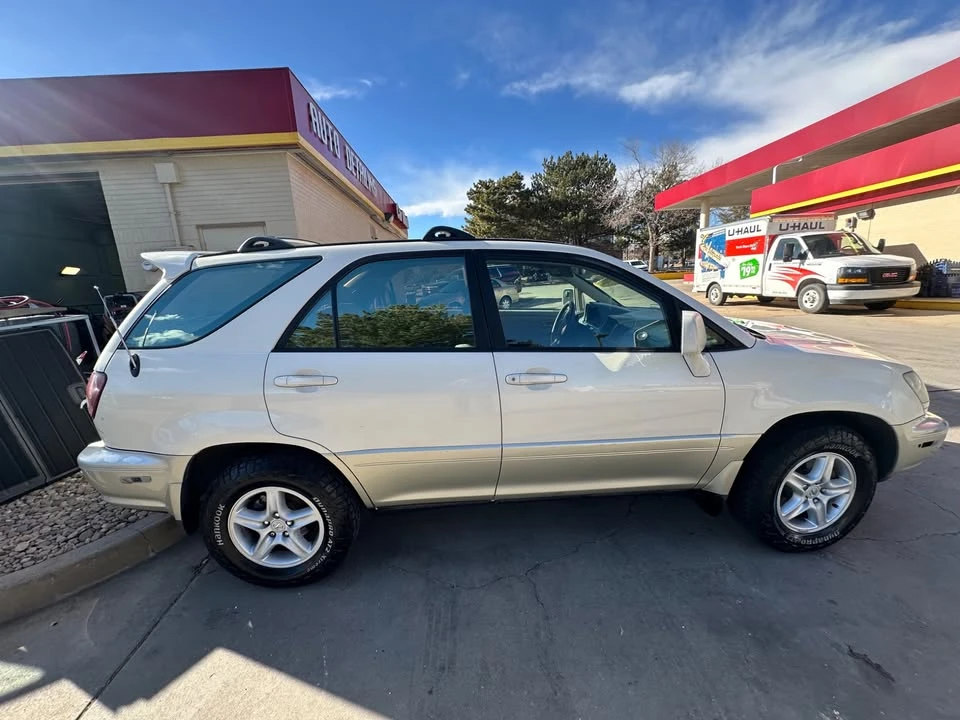 2000 Lexus RX 1st Gen - Image 2 of 5