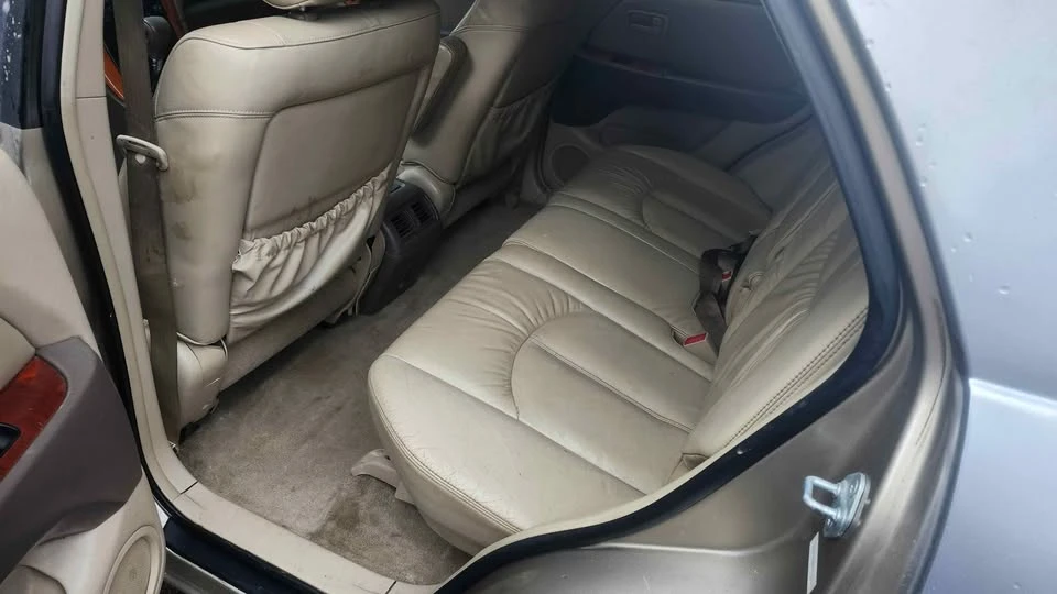 2000 Lexus RX 1st Gen - Image 5 of 7