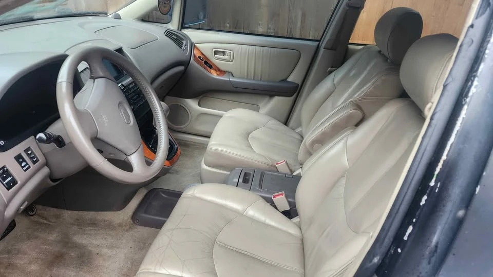 2000 Lexus RX 1st Gen - Image 4 of 7
