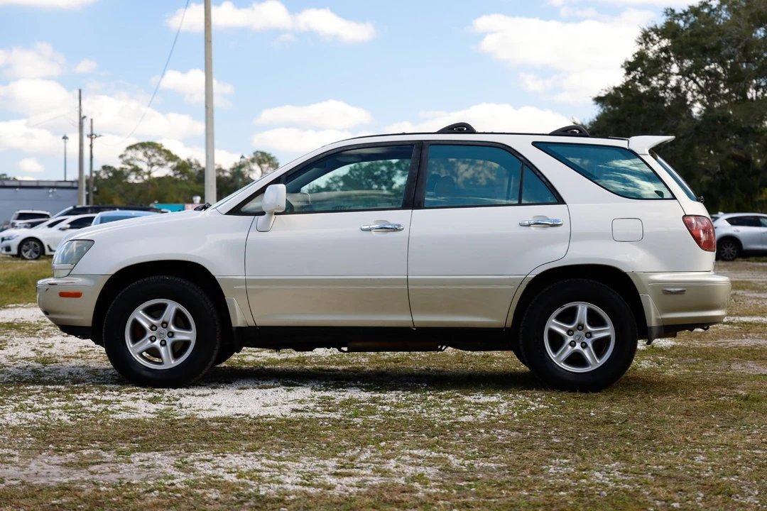 2000 Lexus RX 1st Gen - Image 3 of 12