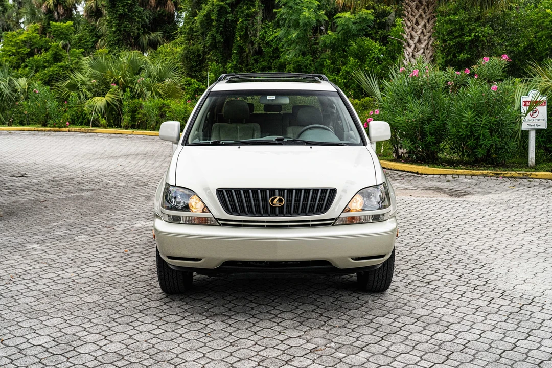 2000 Lexus RX 1st Gen - Image 4 of 31