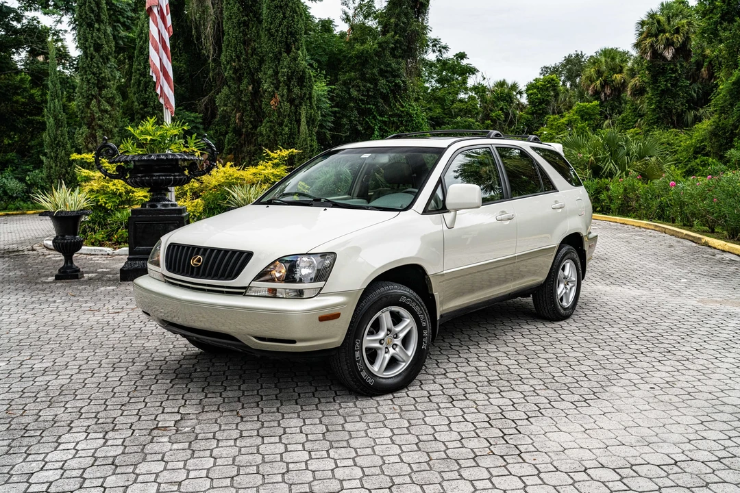 2000 Lexus RX 1st Gen - Image 2 of 31