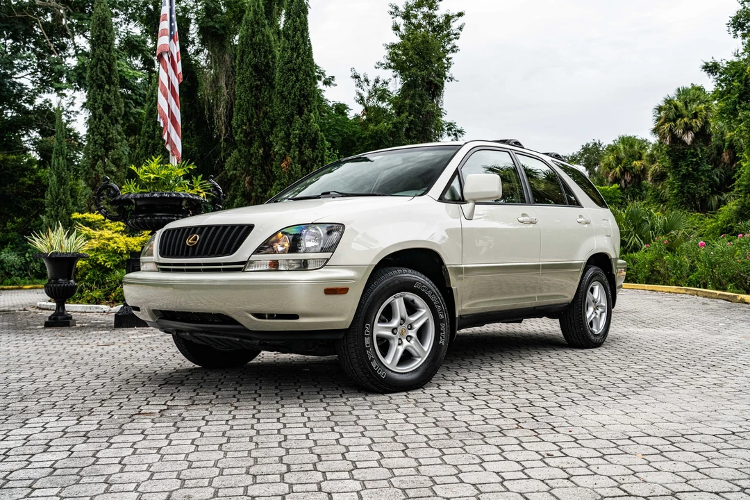 2000 Lexus RX 1st Gen - Image 3 of 31