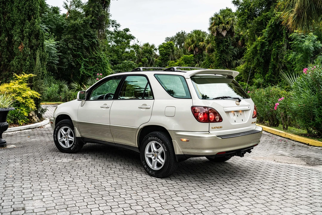 2000 Lexus RX 1st Gen - Image 15 of 31