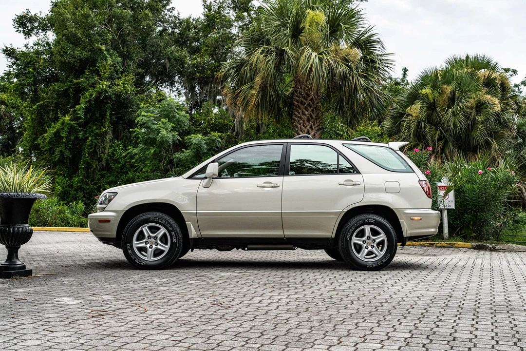 2000 Lexus RX 1st Gen - Image 17 of 31