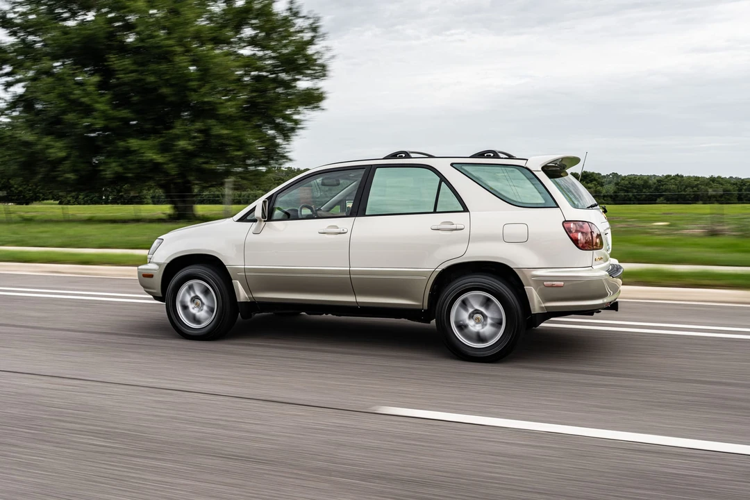 2000 Lexus RX 1st Gen - Image 21 of 31