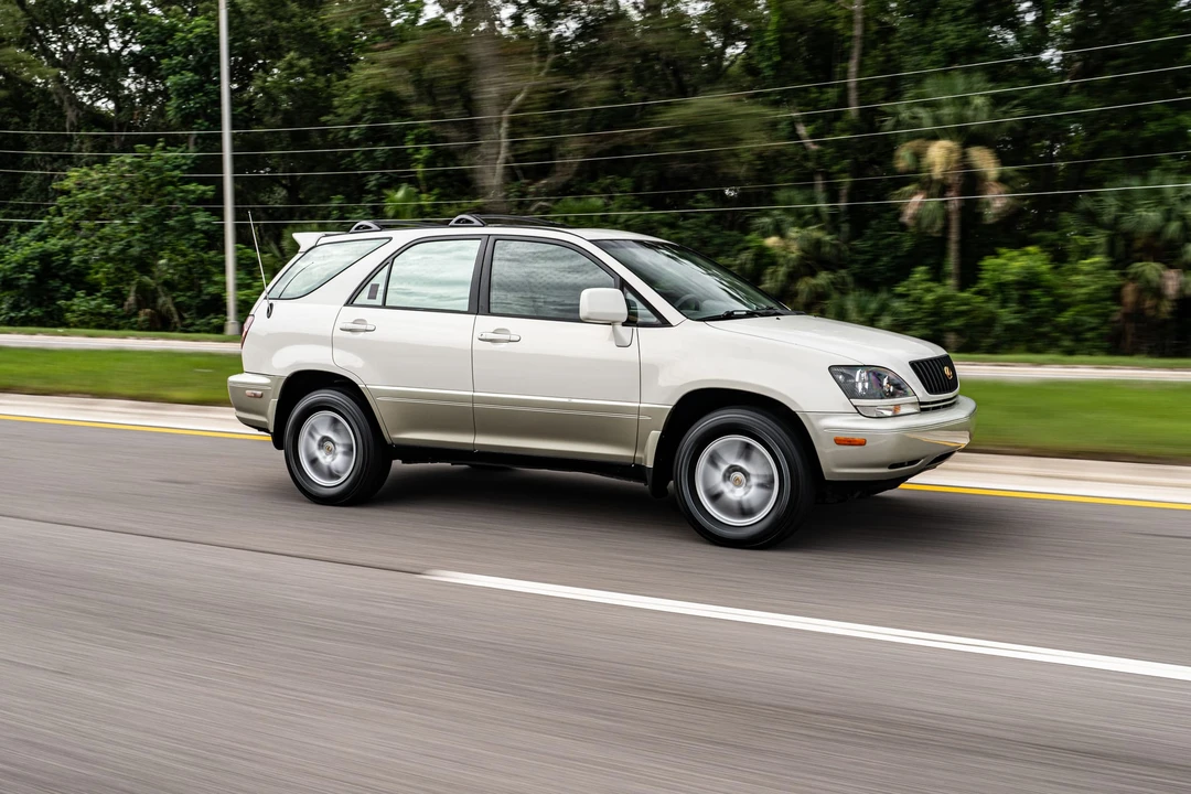 2000 Lexus RX 1st Gen - Image 18 of 31