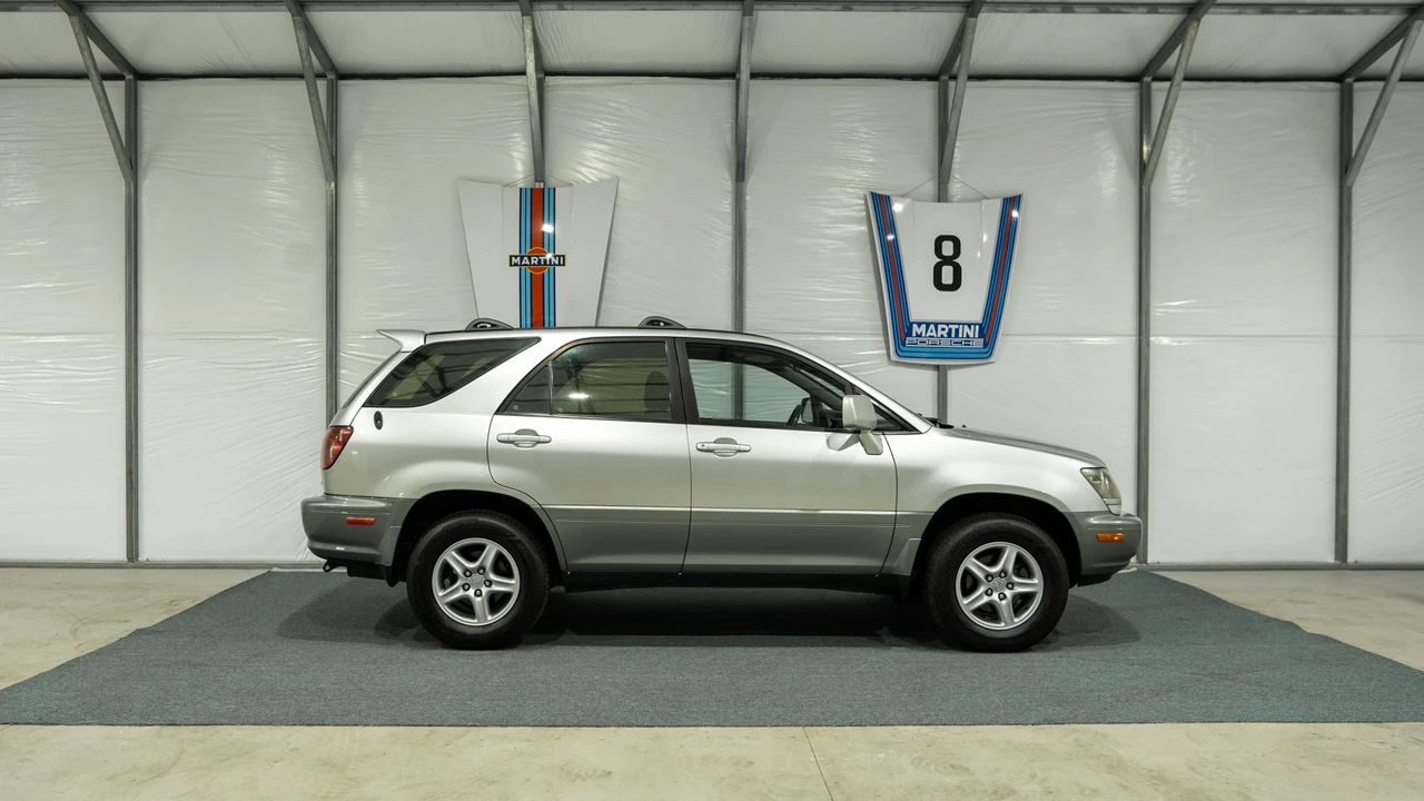 2000 Lexus RX 1st Gen - Image 13 of 31