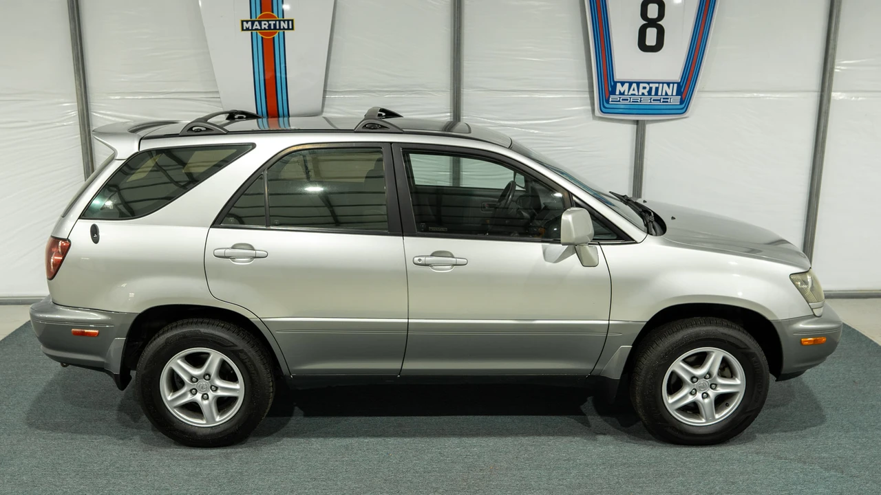 2000 Lexus RX 1st Gen - Image 11 of 31