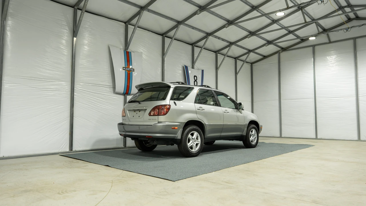 2000 Lexus RX 1st Gen - Image 17 of 31