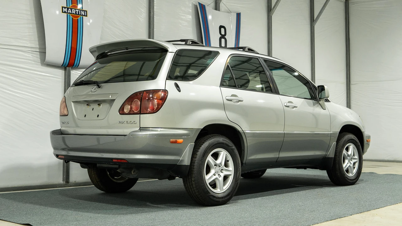 2000 Lexus RX 1st Gen - Image 18 of 31