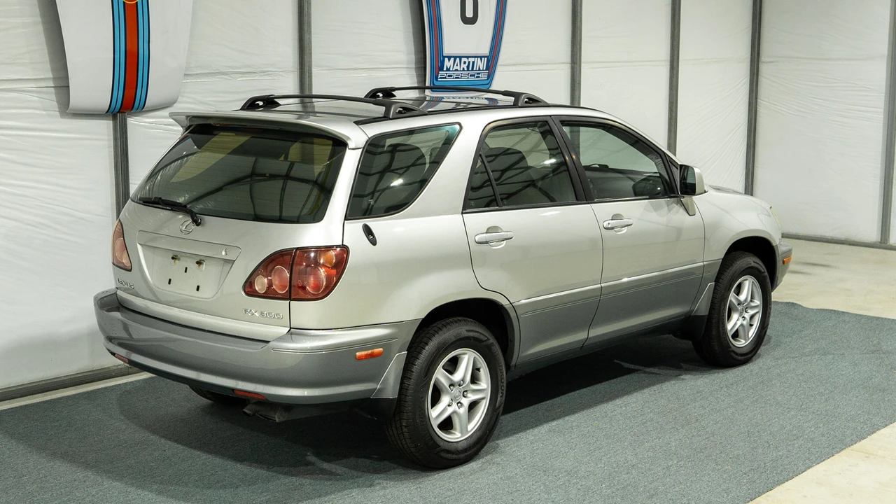 2000 Lexus RX 1st Gen - Image 16 of 31