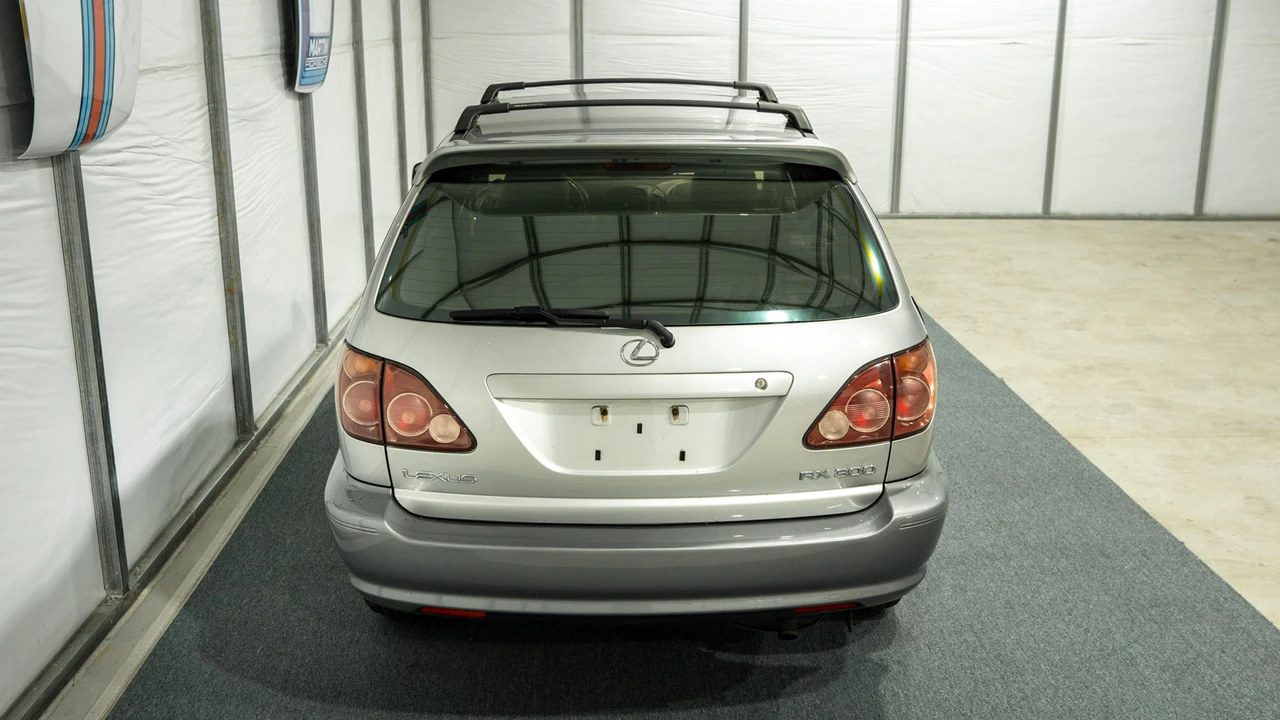 2000 Lexus RX 1st Gen - Image 19 of 31