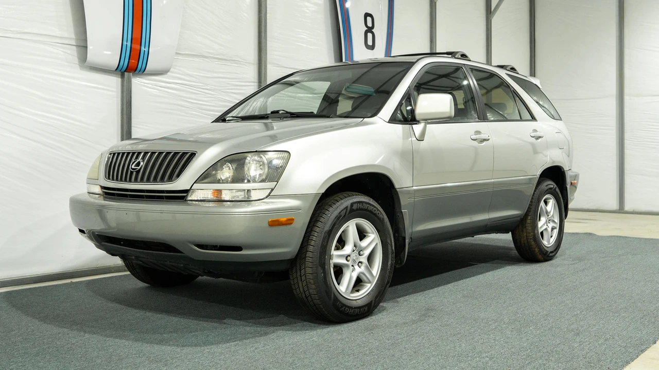 2000 Lexus RX 1st Gen - Image 3 of 31